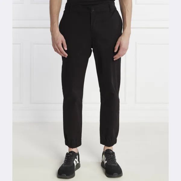 

Брюки-Джоггеры стандартного кроя p50 Armani Exchange, черный