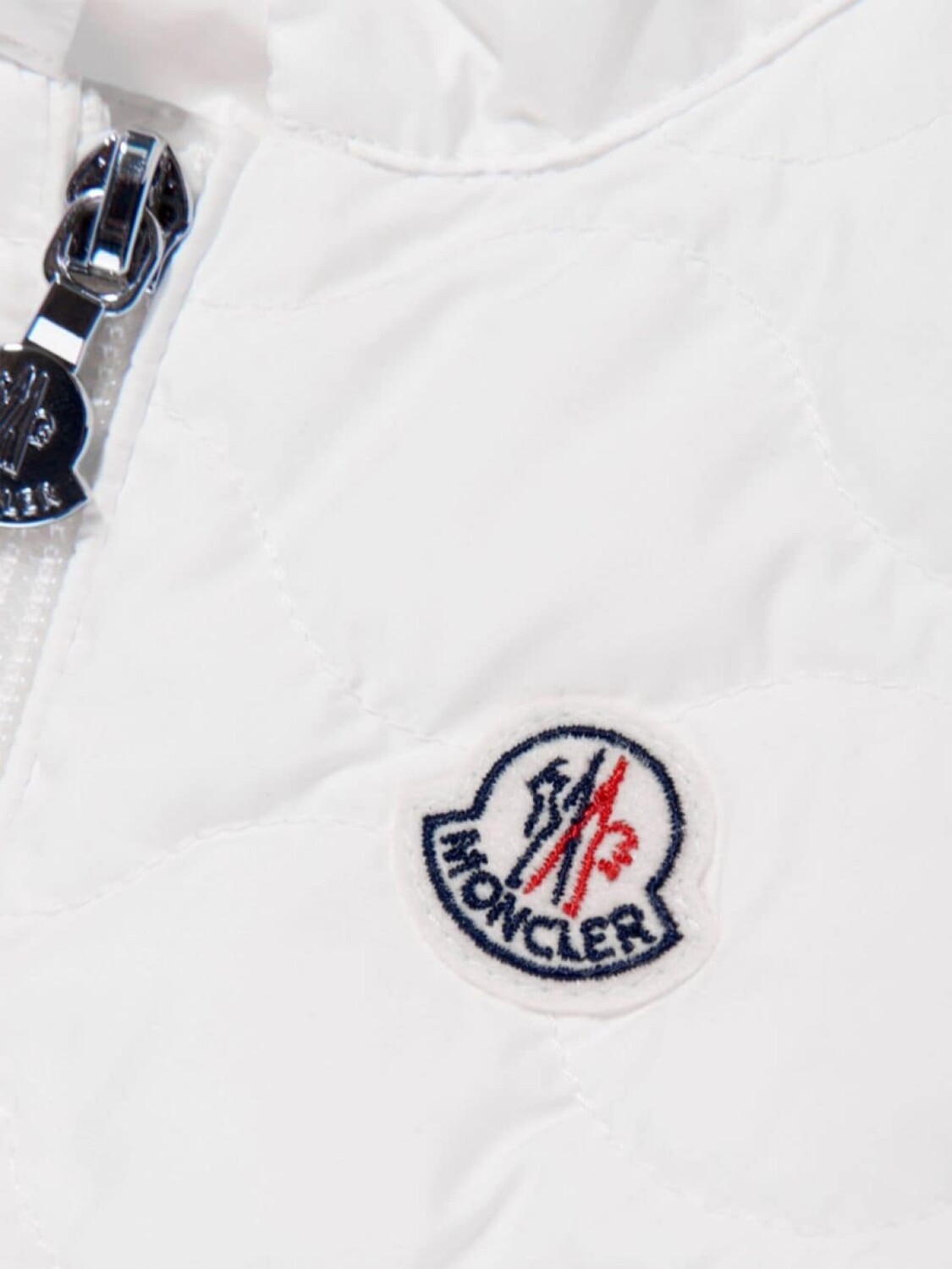 Moncler Enfant стеганый жилет Ambertine, белый — фото 4