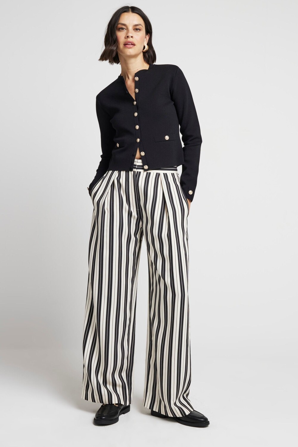 

Широкие брюки в полоску со складками по фигуре River Island, черный