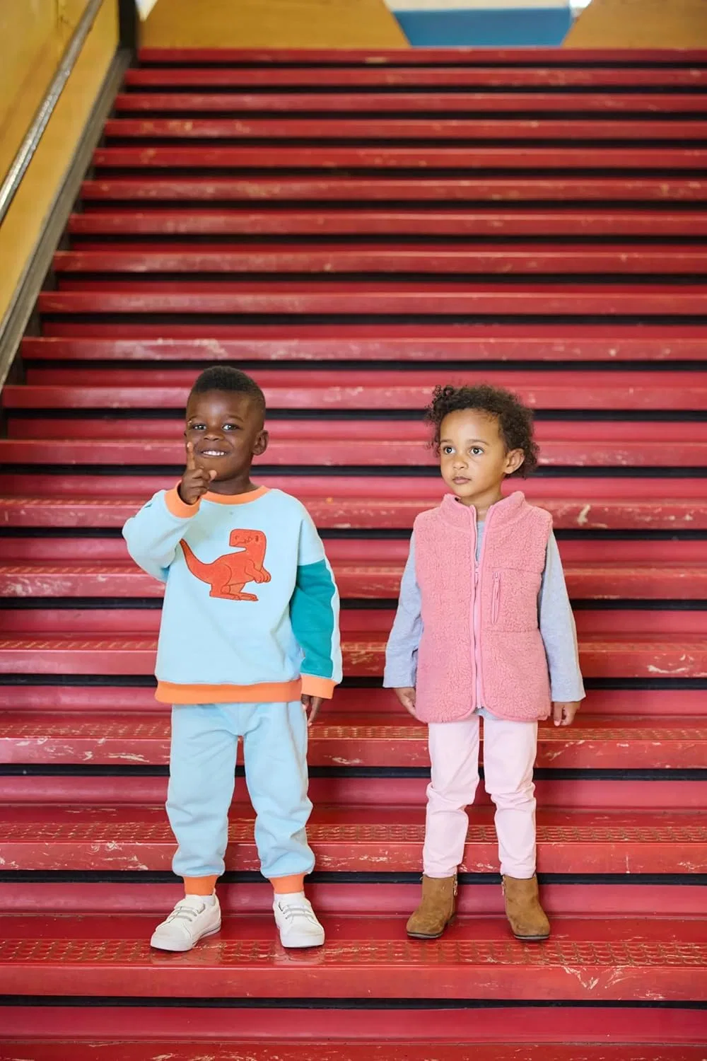 Спортивный костюм Organic Sporty Sweatsuit monica + andy, Light Blue W/ Red Dinosaur — фото 4