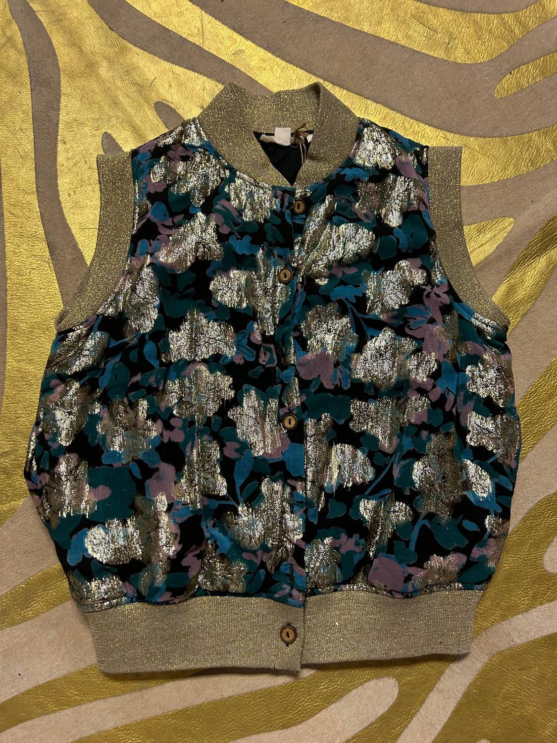 

Женский жилет Sedai в черном мультиколоре Let Me Be