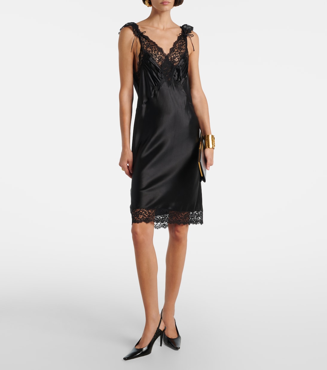 Платье-комбинация из шелкового атласа с кружевной отделкой Saint Laurent, Noir — фото 2