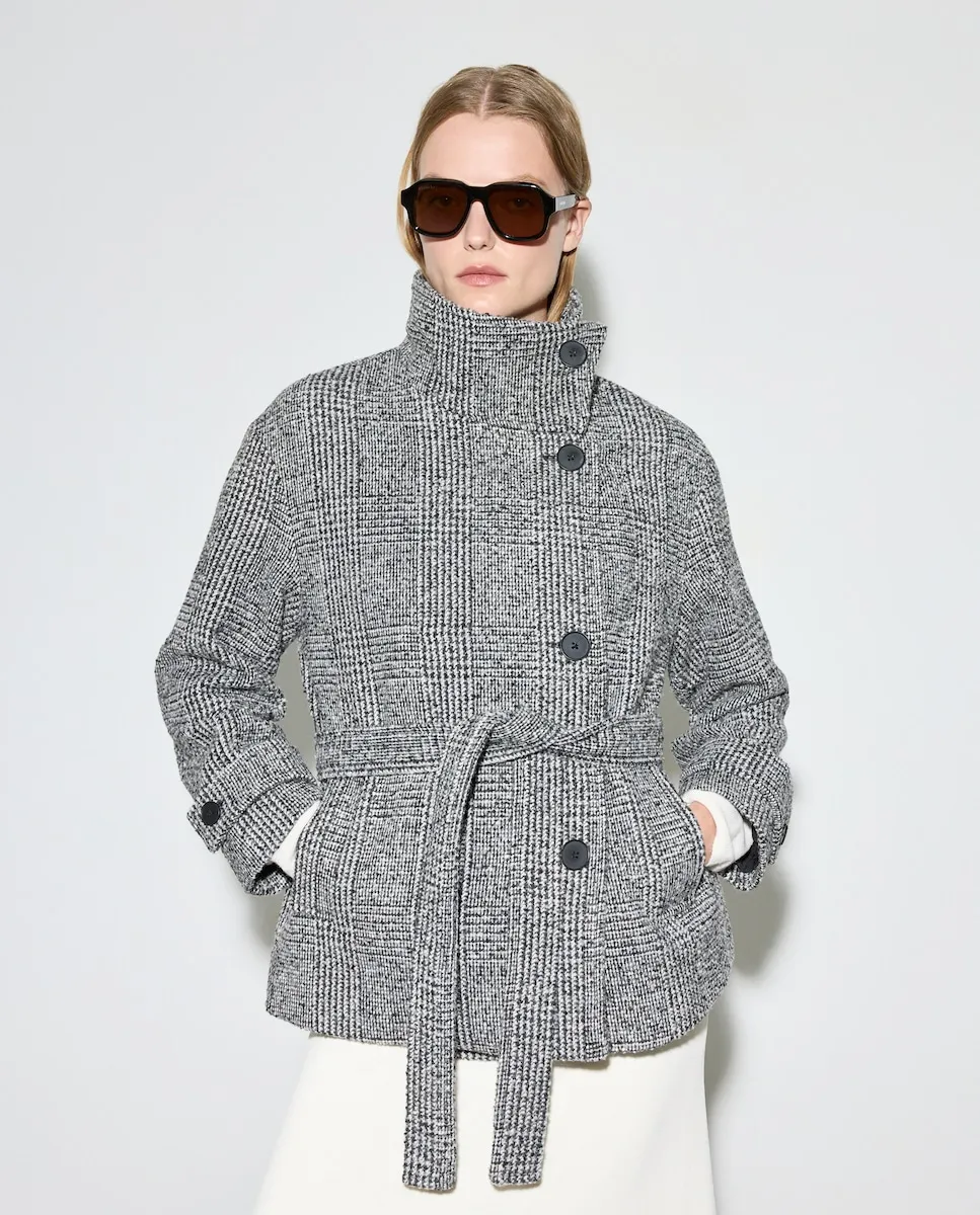 

Короткий женский жакет с принтом Woman El Corte Inglés, черный