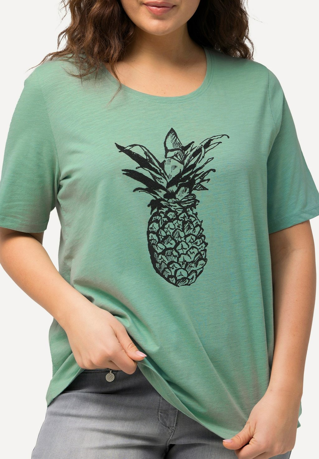 

Футболка с принтом CAVIAR BEAD SHORT SLEEVE PINEAPPLE TEE Ulla Popken, светло-зеленый