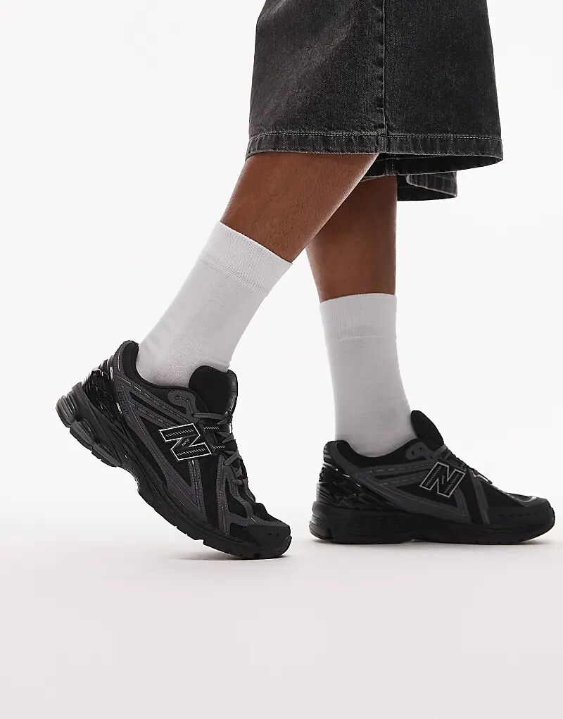 

Кроссовки унисекс New Balance 1906r в тройном черном цвете