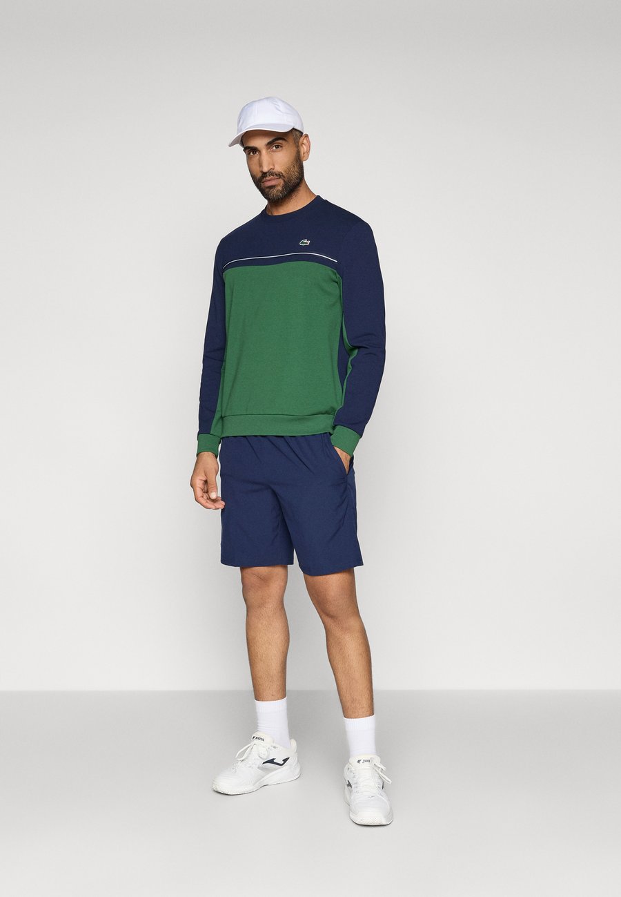 Спортивные шорты Lacoste Sport TENNIS SHORT TOUR, Navy Blue/Dark Blue — фото 2