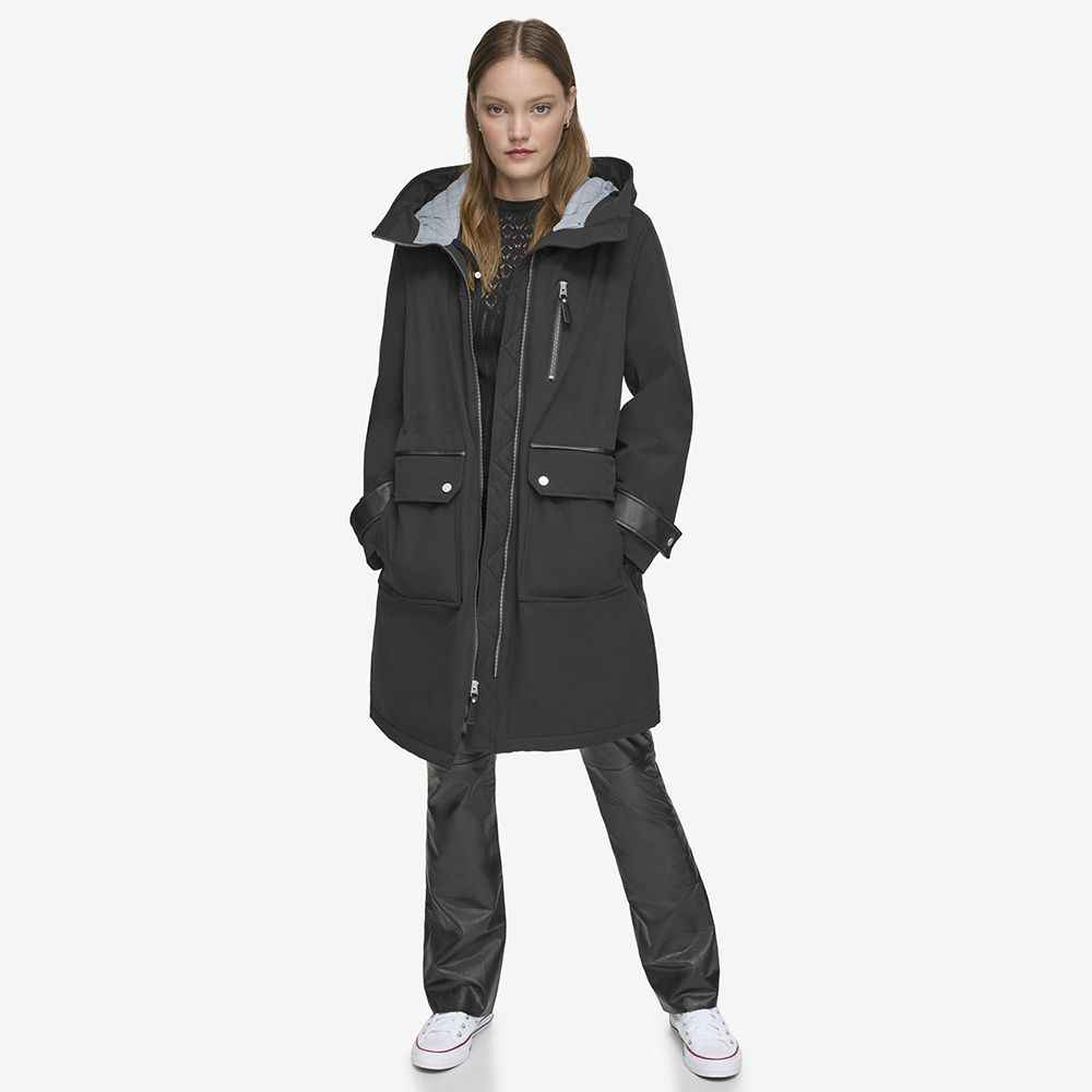 

Andrew Marc Женская Легкая Парка Gemas с матовым верхом и деталями из искусственной кожи, черный