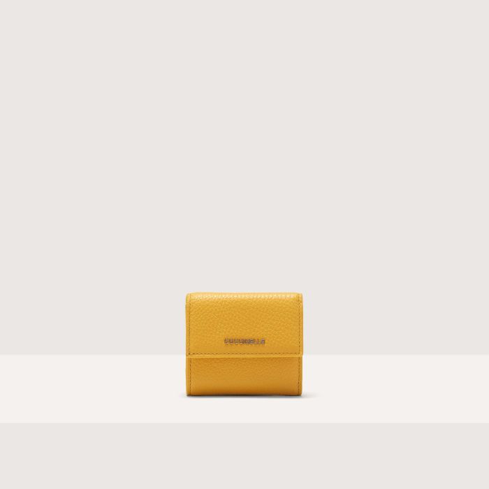 

Кошелек Coccinelle Metallic Soft, цвет Soleado