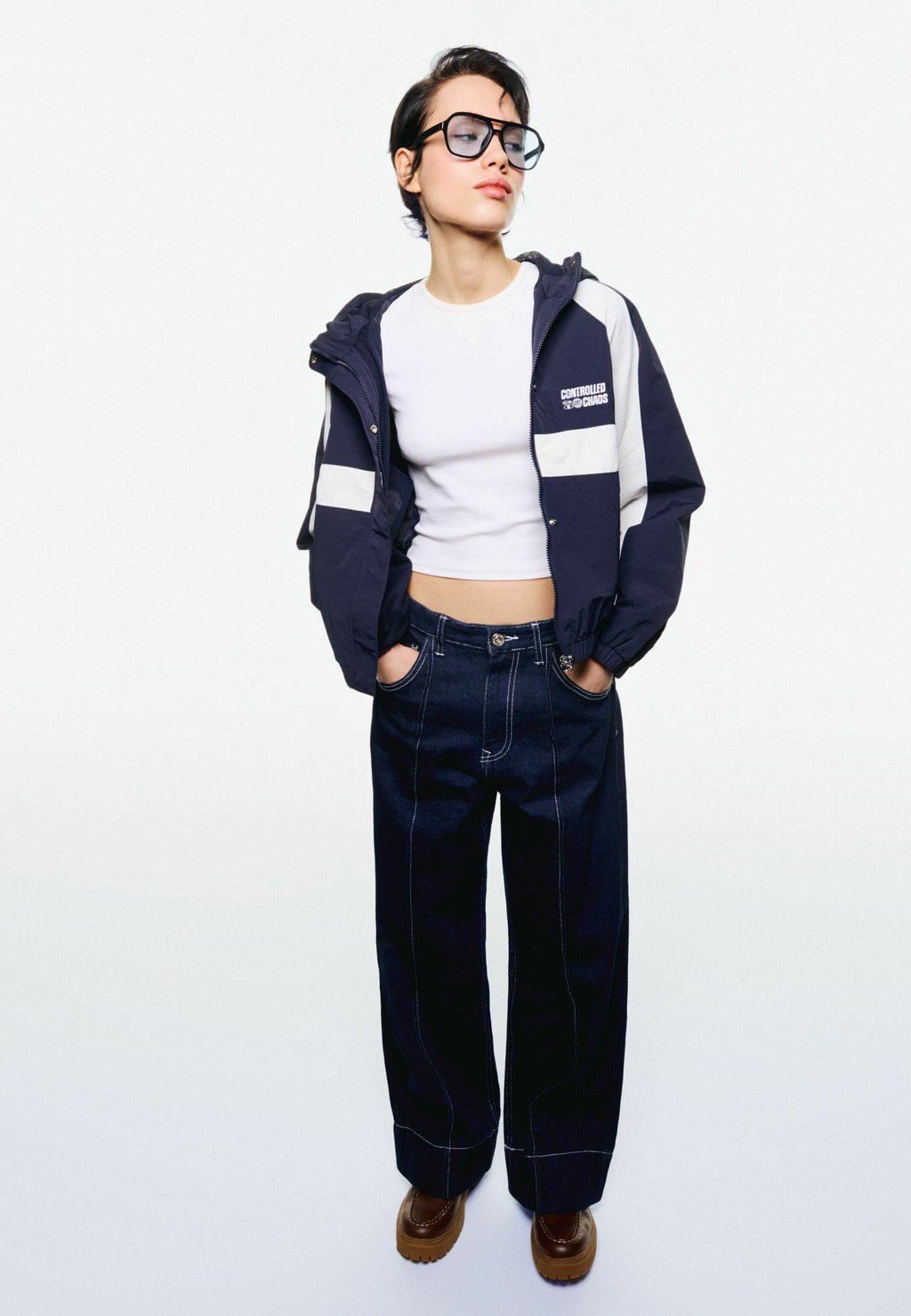 

Джинсы свободного кроя WIDE-WITH SEAM DETAIL Bershka, синий