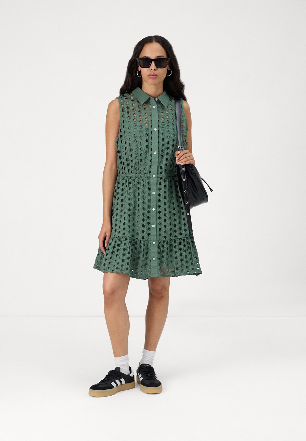 

Повседневное платье EYELET MINI SHIRT DRESS GAP, темно-зеленый