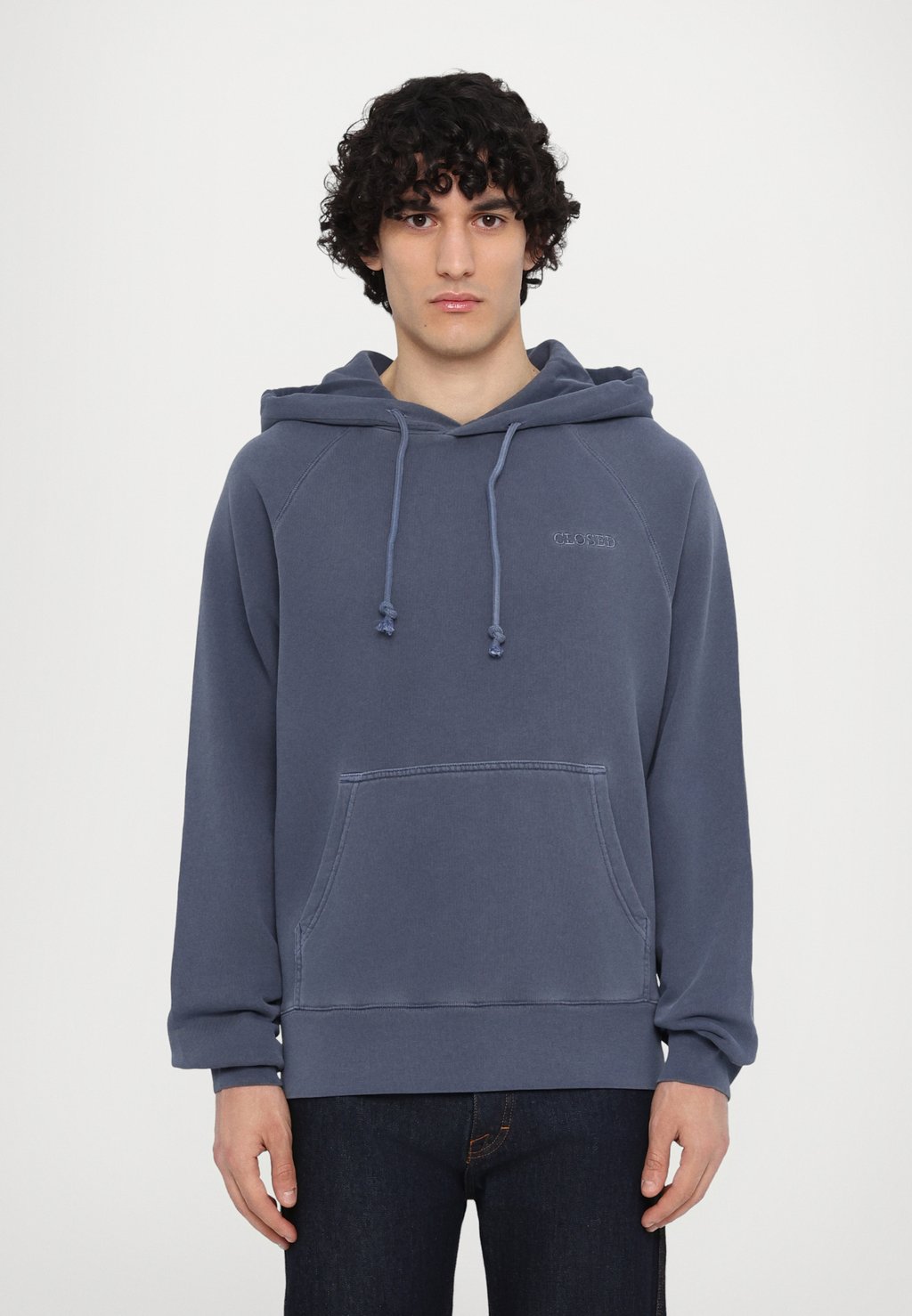 

Толстовка с капюшоном LOGO RAGLAN HOODIE - Sweatshirt CLOSED, темно-синий