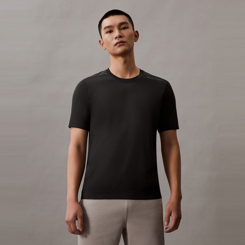 

Футболка мужская Calvin Klein Sports с надписью, черный