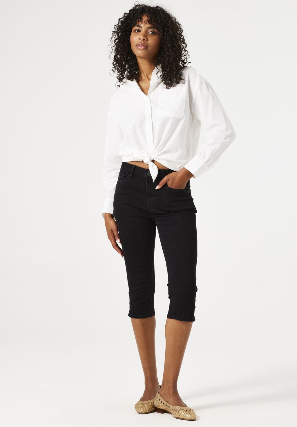 

Джинсовые шорты CELIA 281 SLIM CAPRI Garcia, черный