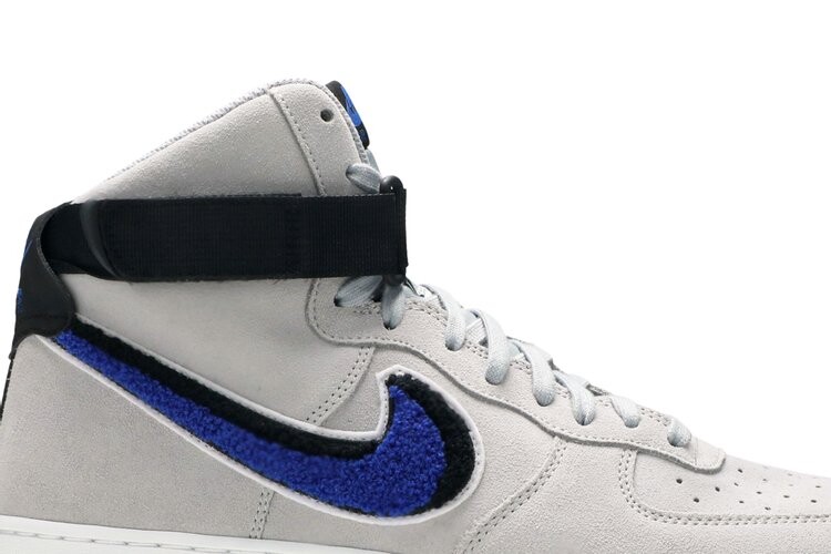 Кроссовки Nike Air Force 1 High '07 LV8 'Chenille Swoosh', серый — фото 2