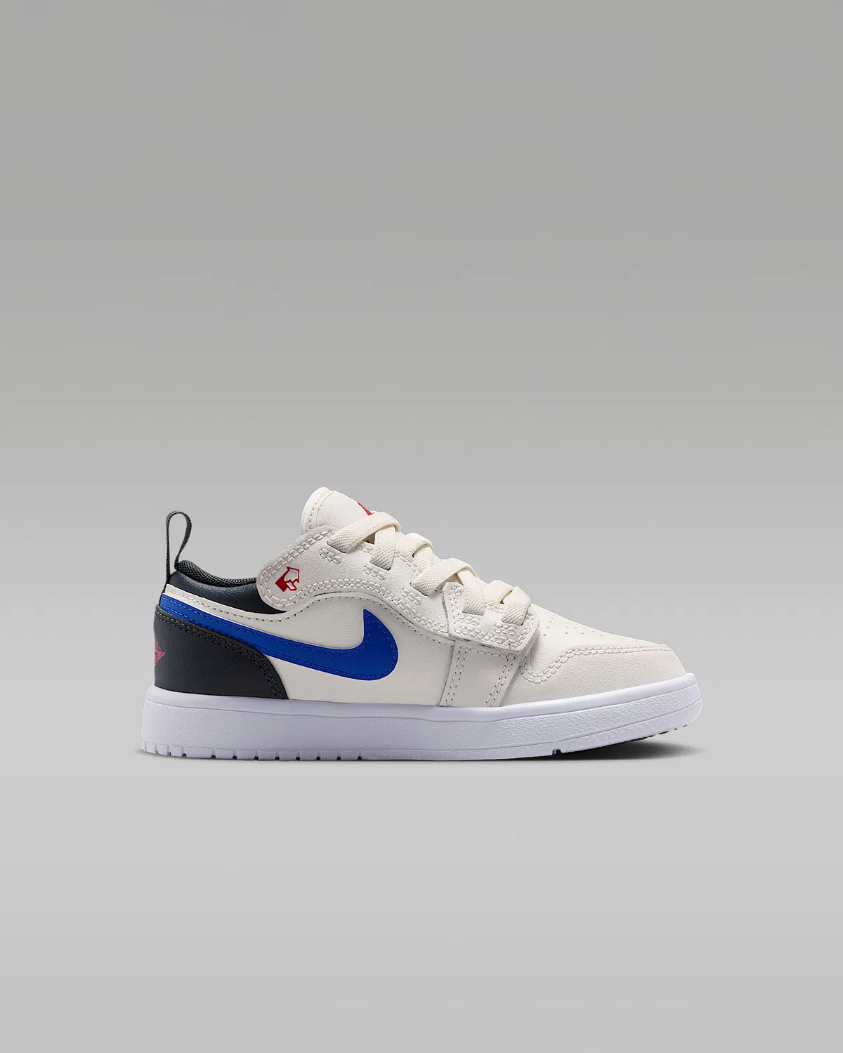 Детские кроссовки Jordan 1 Low Alt, Phantom/Off Noir/Sail/University Red — фото 3
