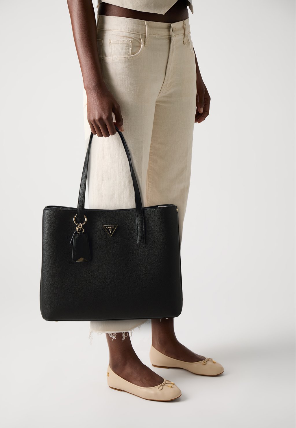 

Сумка MERIDIAN GIRLFRIEND TOTE Guess, черный