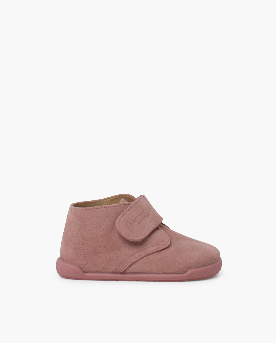 

Детские босоногие ботинки из замши и клейкой застежки Pisamonas, цвет Rosa
