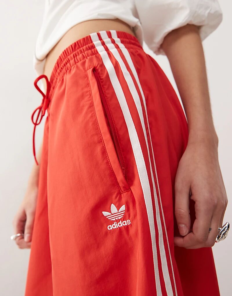 Широкие спортивные брюки Adicolor красного цвета adidas Originals — фото 4