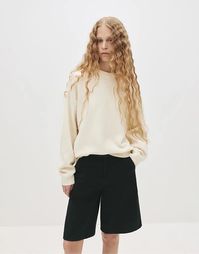 

Мягкий вязаный свитер Pull&Bear бежевого цвета