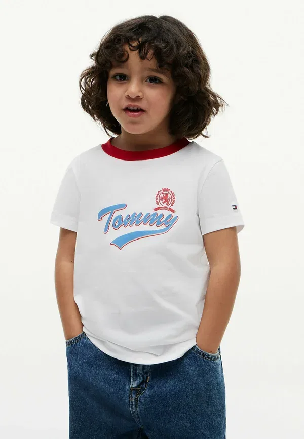 Футболка Tommy Hilfiger Lb tommy crest t-shirt ss print t-shirt, белый — фото 2