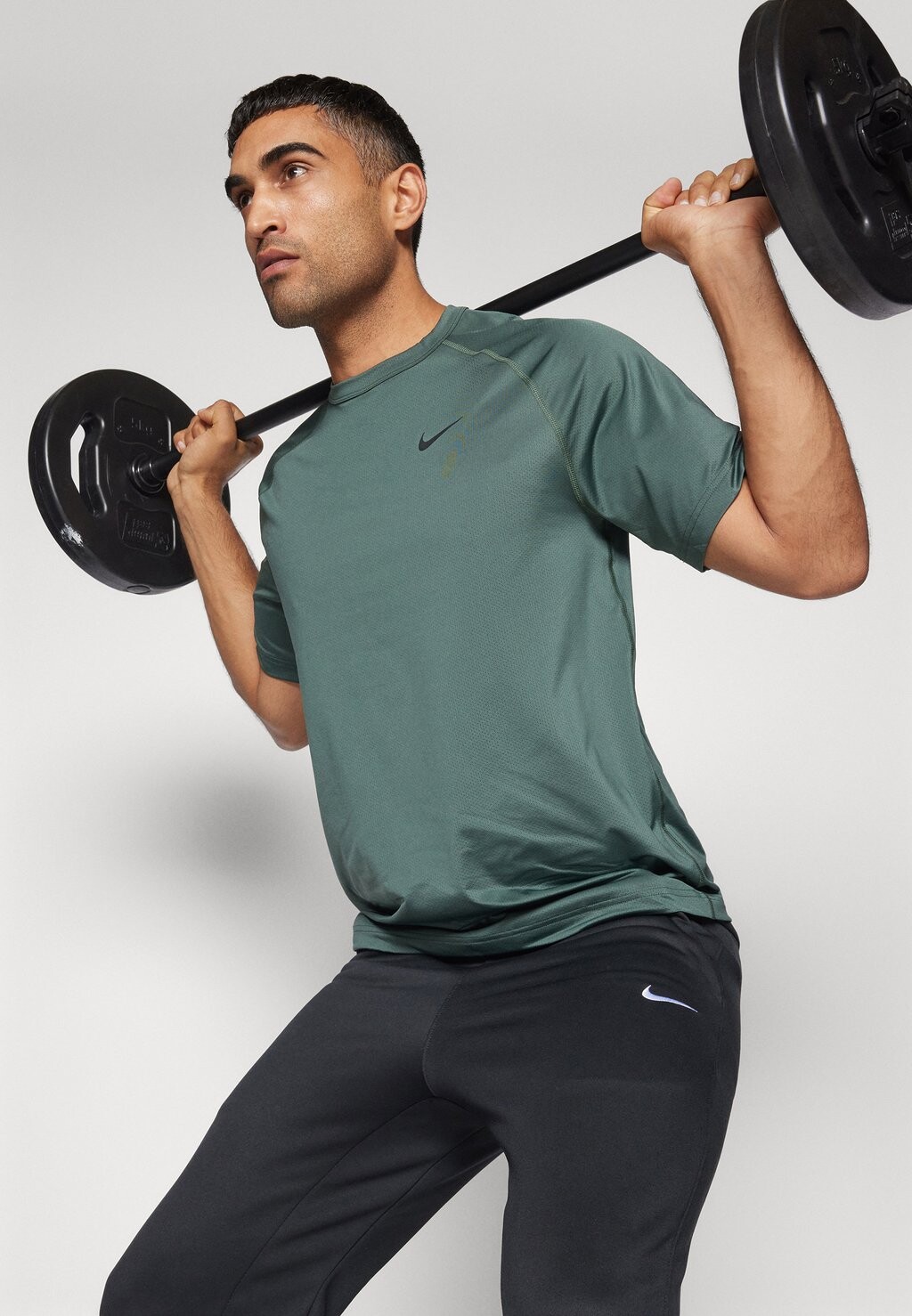 

Спортивная футболка READY Nike, темно-зеленый