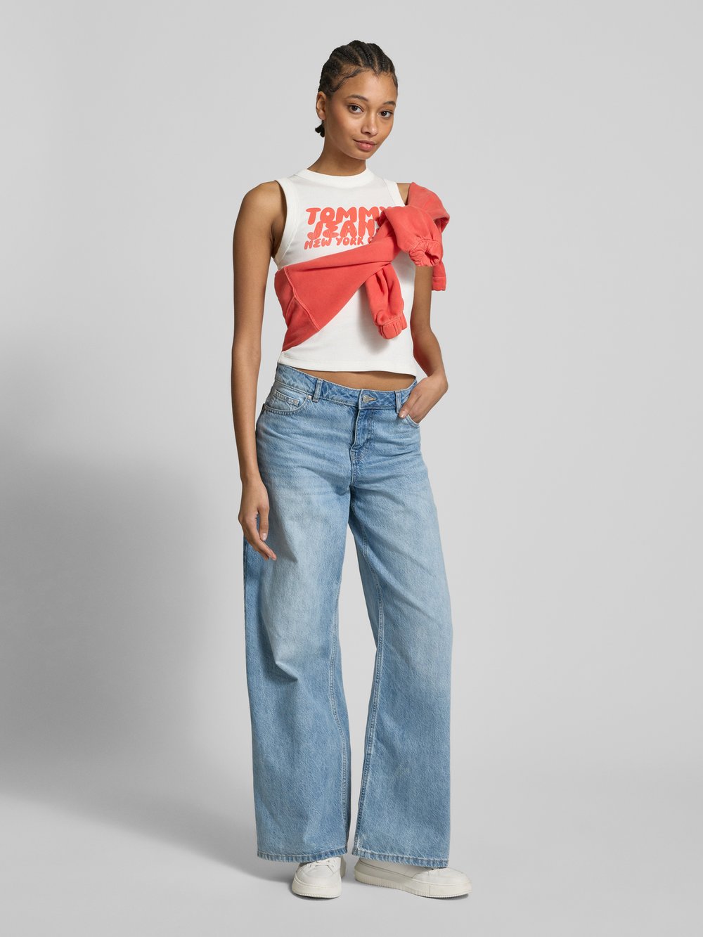 

Ребристая майка Tommy Jeans, экрю