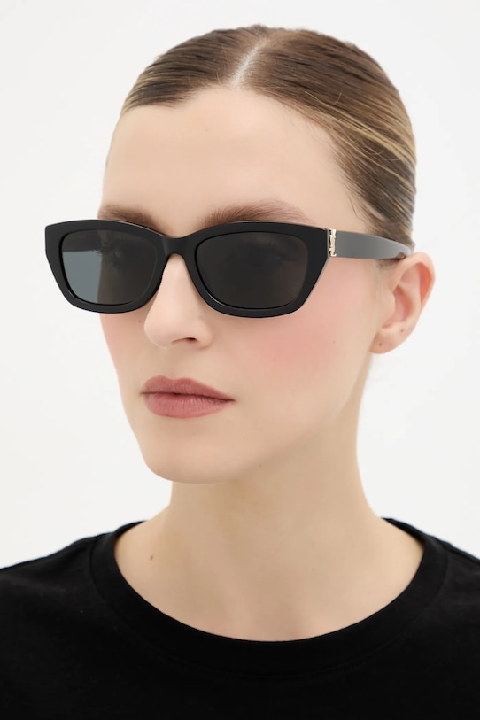 

Солнцезащитные очки Saint Laurent, черный