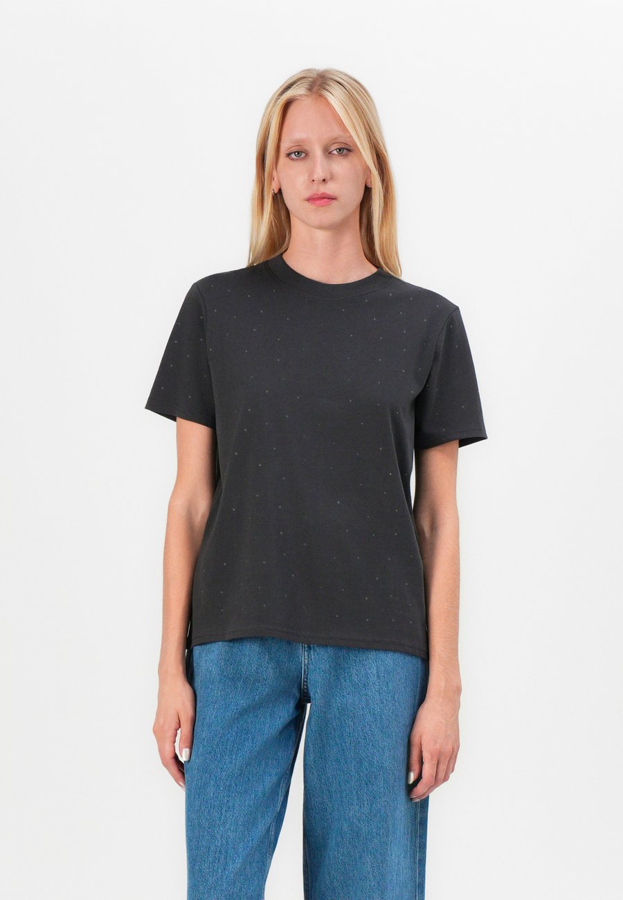 

Футболка ONLY ONLMONJA STUDS TEE, Phantom/Dark Grey, Серый, Футболка ONLY ONLMONJA STUDS TEE, Phantom/Dark Grey