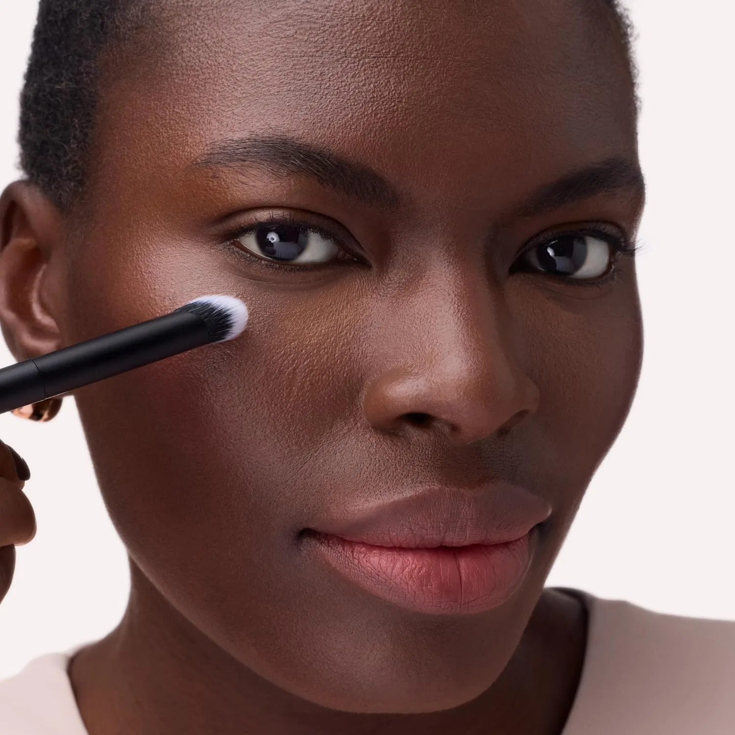 Кисть для консилера под глаза «Under Eye Concealer Brush» от Catrice Catrice — фото 4