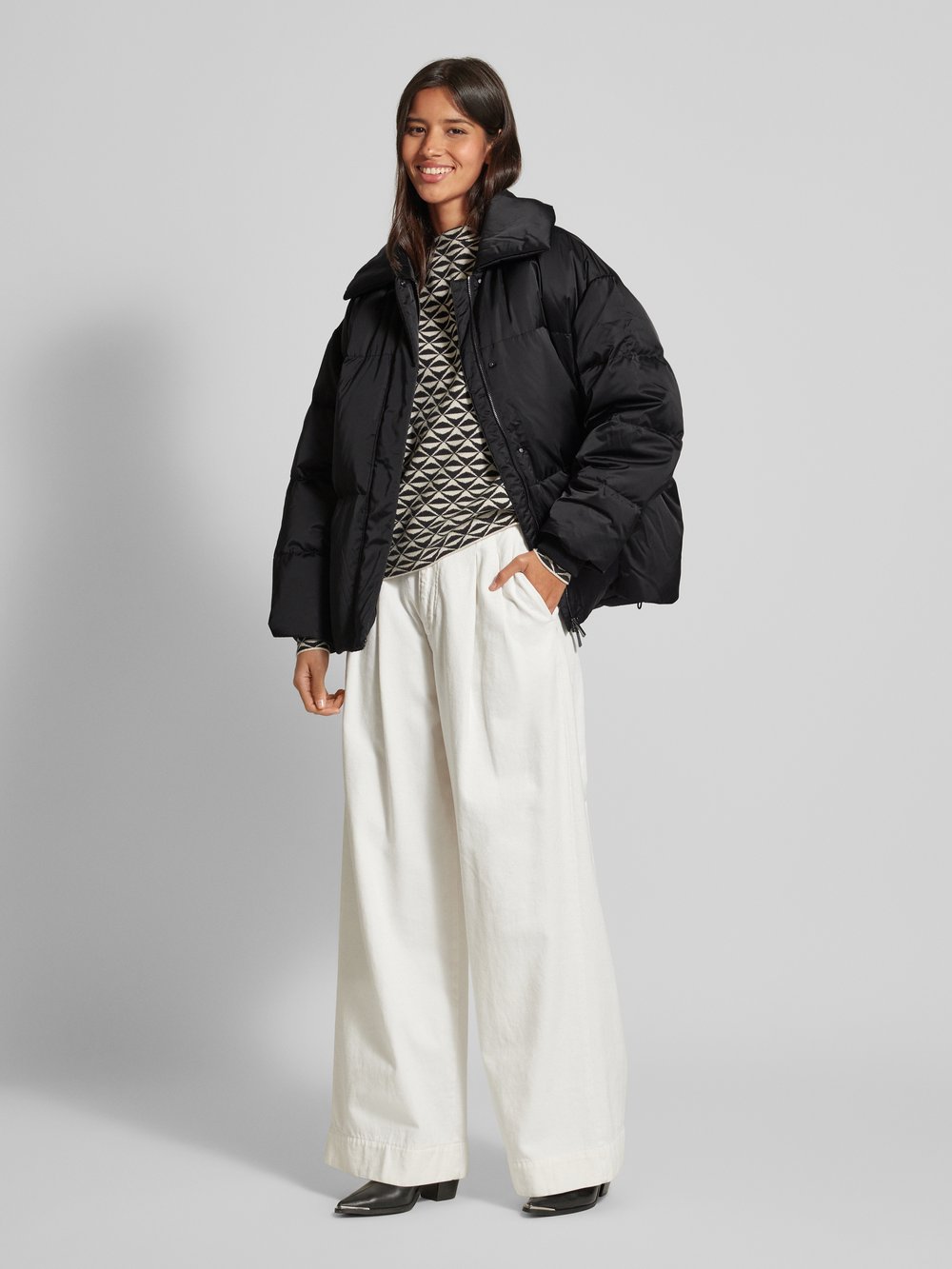 

Стеганая куртка с этикеткой Calvin Klein Womenswear, черный