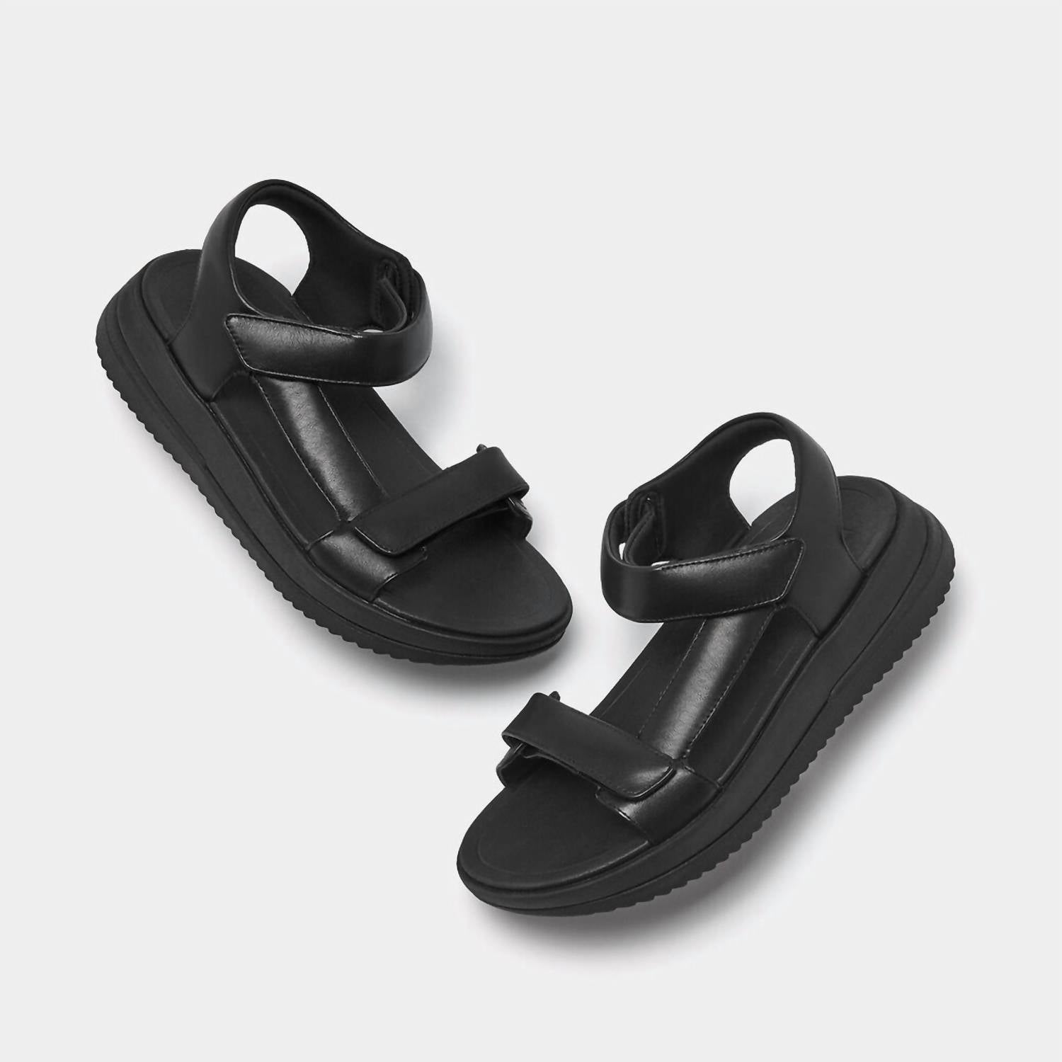Женские регулируемые кожаные сандалии черные Fitflop — фото 3