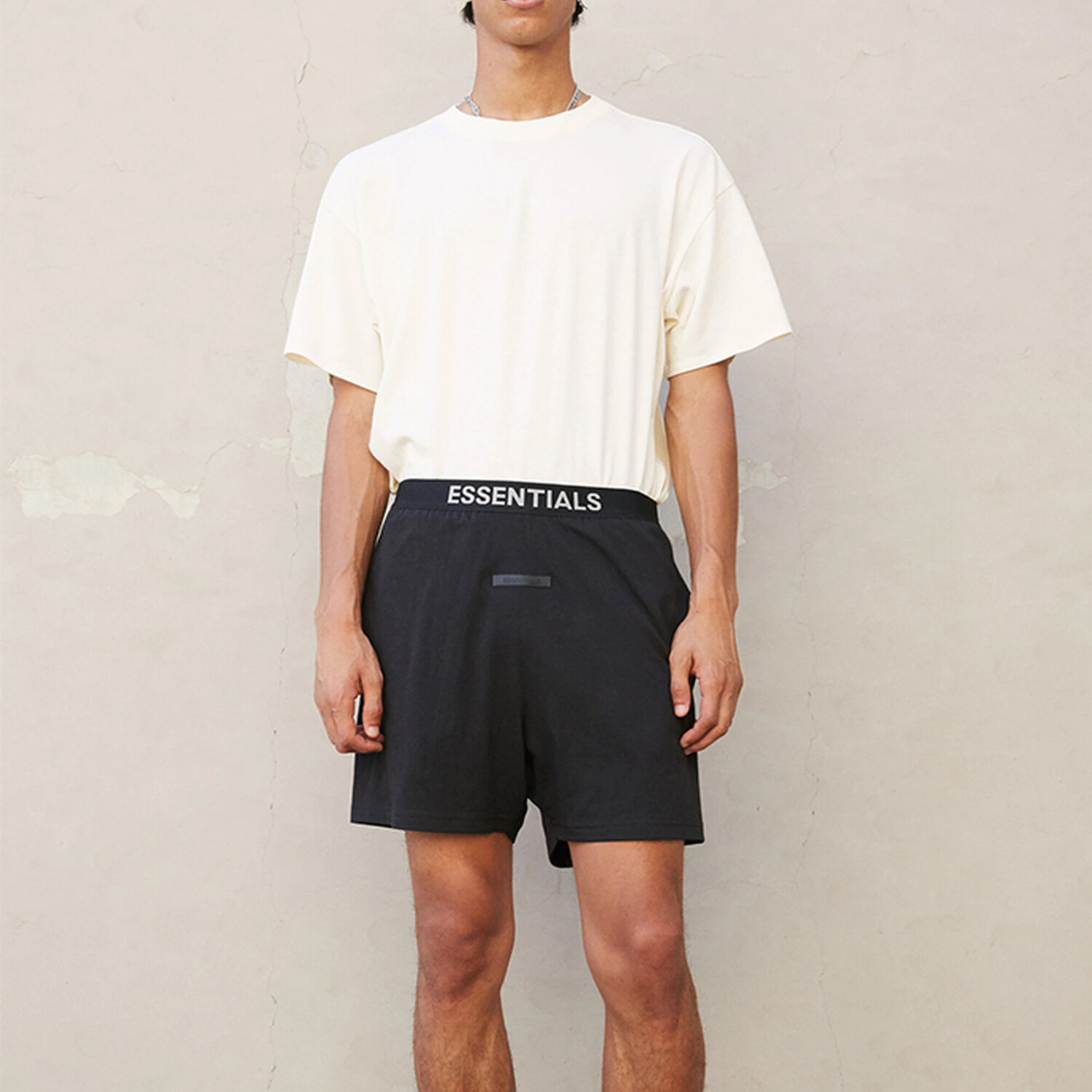 FW21 Повседневные шорты мужские черные Fear Of God Essentials, черный — фото 4