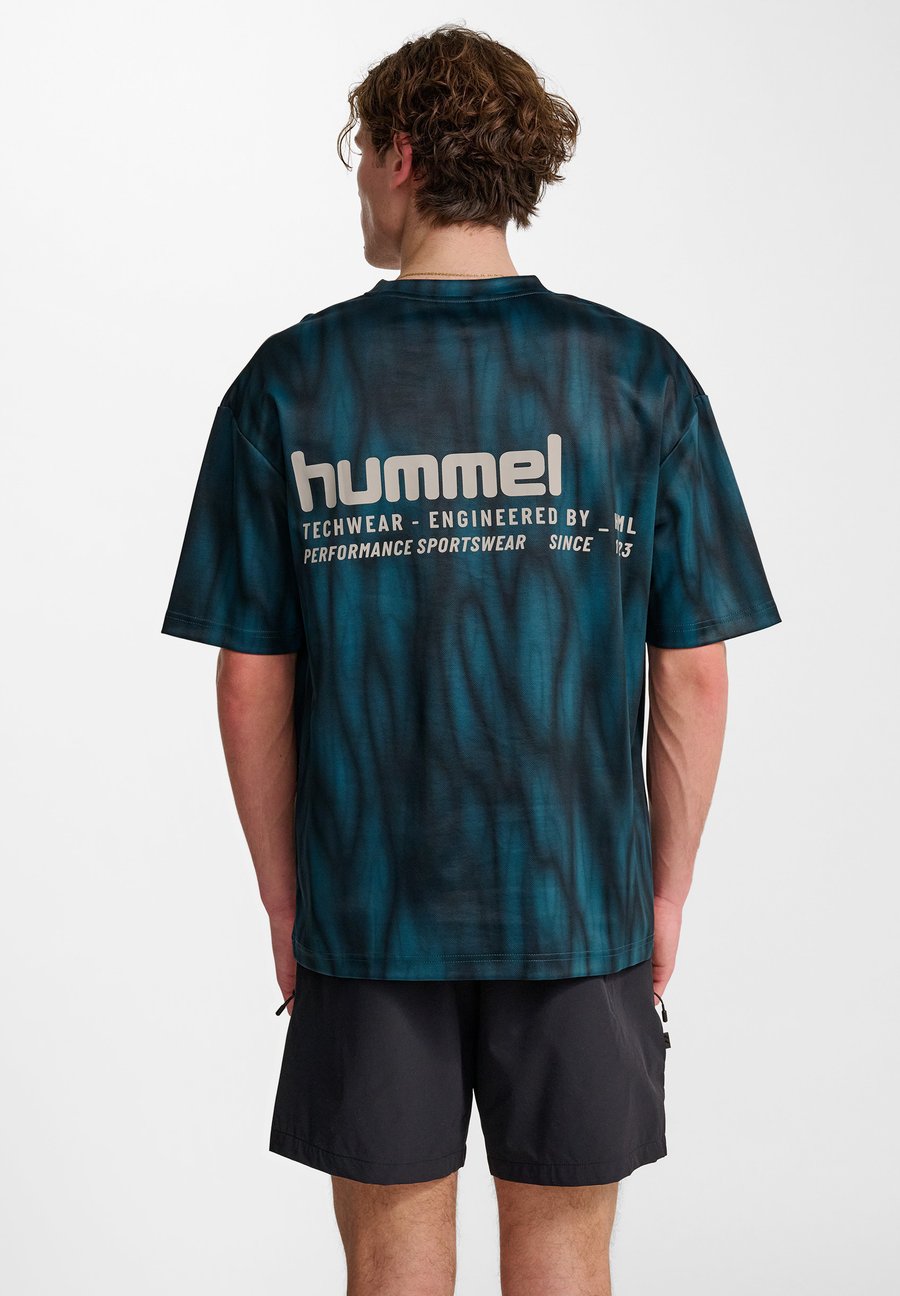 

Футболка Hummel HIIT LOOSE , Stargazer/Dark Green, Зеленый, Футболка Hummel HIIT LOOSE , Stargazer/Dark Green