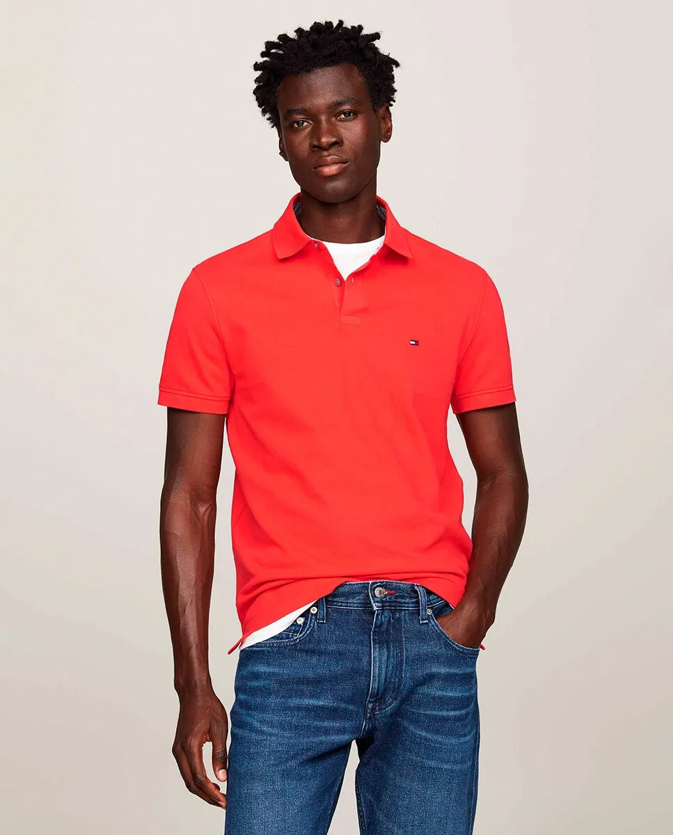 

Поло обычного размера с вышитым флагом Tommy Hilfiger, цвет Rojo Oscuro