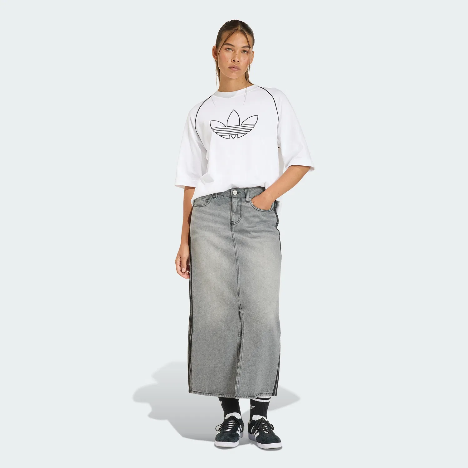 Женская джинсовая юбка-карандаш с 3 полосками серая от Adidas — фото 3