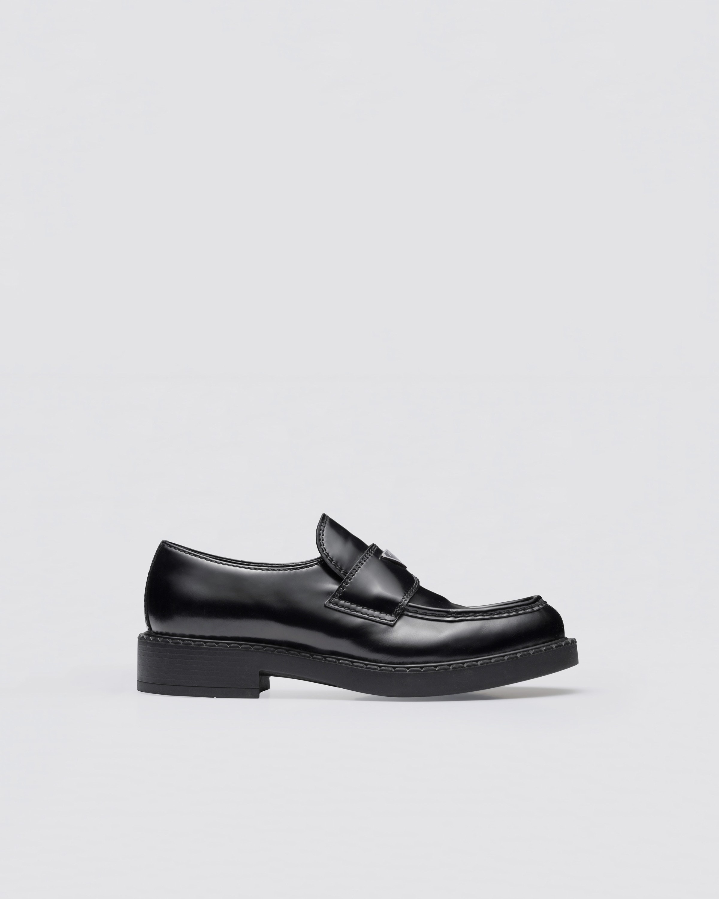 Лоферы из полированной кожи шоколадного цвета Prada, черный — фото 2