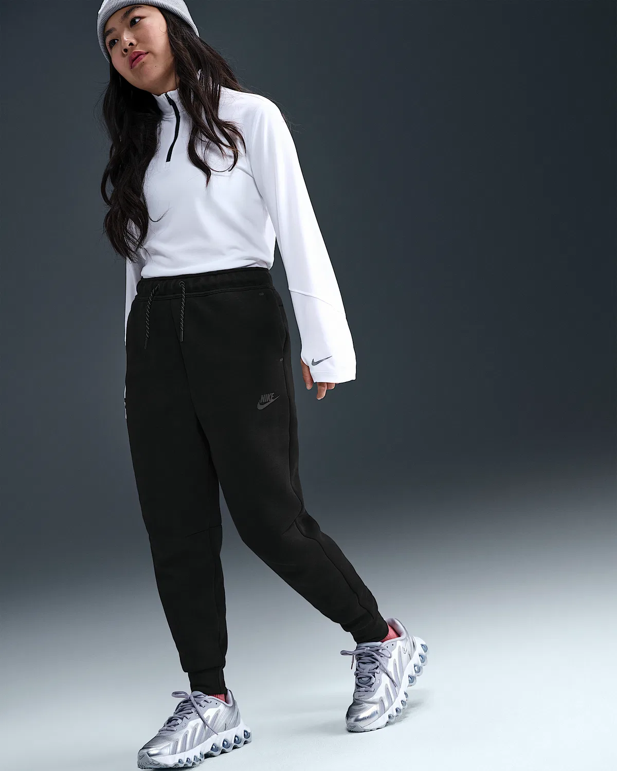 Джоггеры для девочек (удлиненный размер) Nike Sportswear Tech Fleece, Black/Black/Black/Black — фото 2