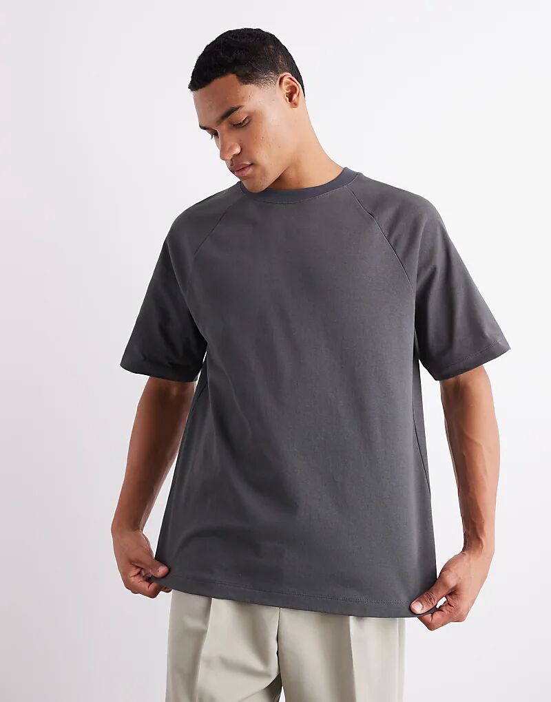 

Футболка ASOS DETAIL из плотной ткани плотностью 240 г/м² свободного кроя с рукавами реглан, антрацитового цвета Asos Design
