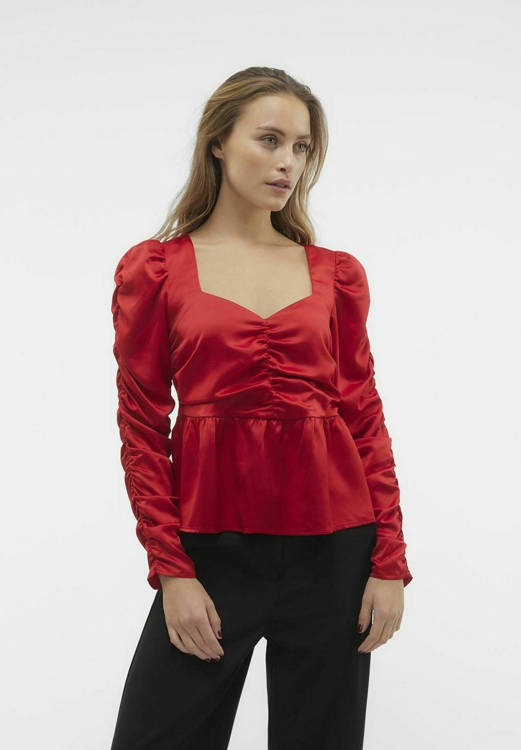 

Блузка Vero Moda, цвет barbados cherry