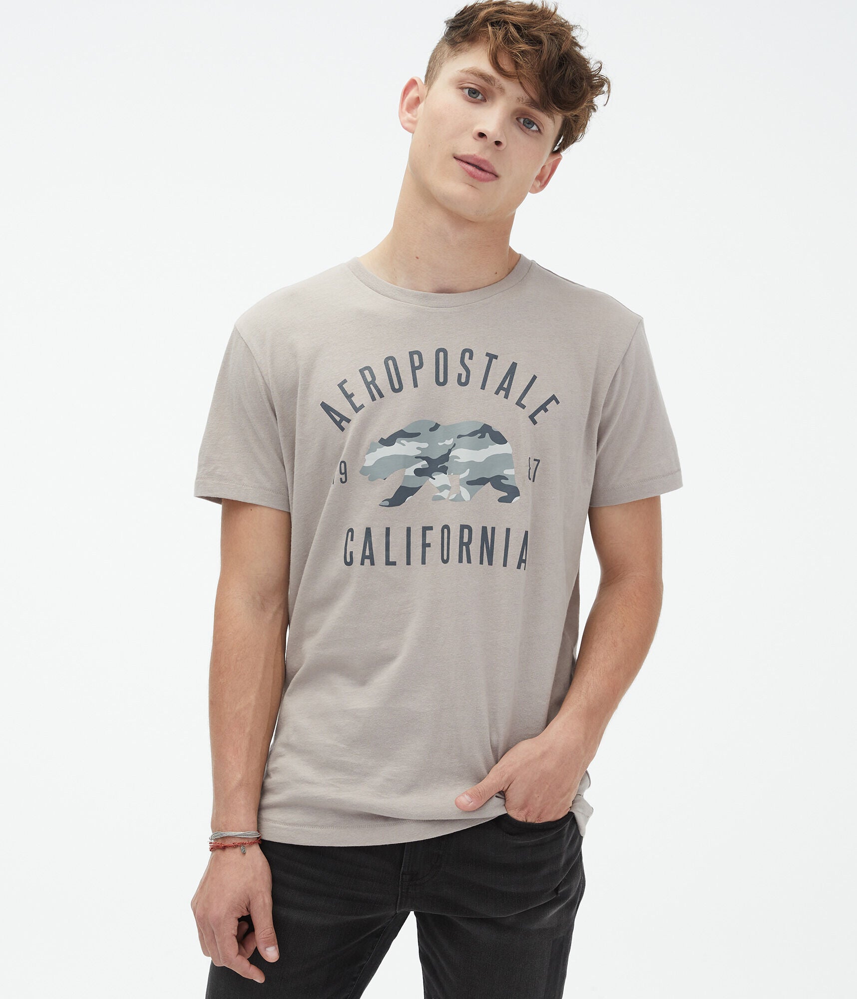 

Футболка мужская Aeropostale с камуфляжным принтом и рисунком медведя, серый