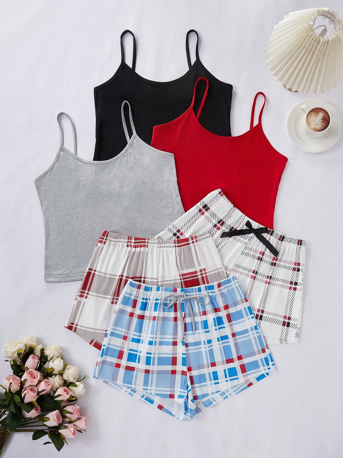 

Женская пижама из трех предметов, майка и шорты. Контрастная сетка, световой узор, мультиколор