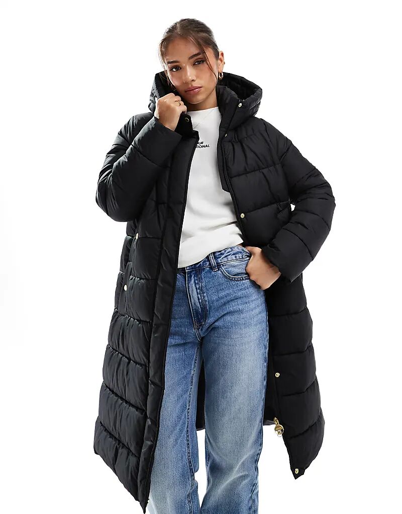

Ярусный баррон пуховик в черном цвете Barbour International