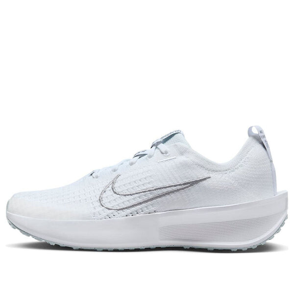 

Кроссовки взаимодействуют бег Nike, белый