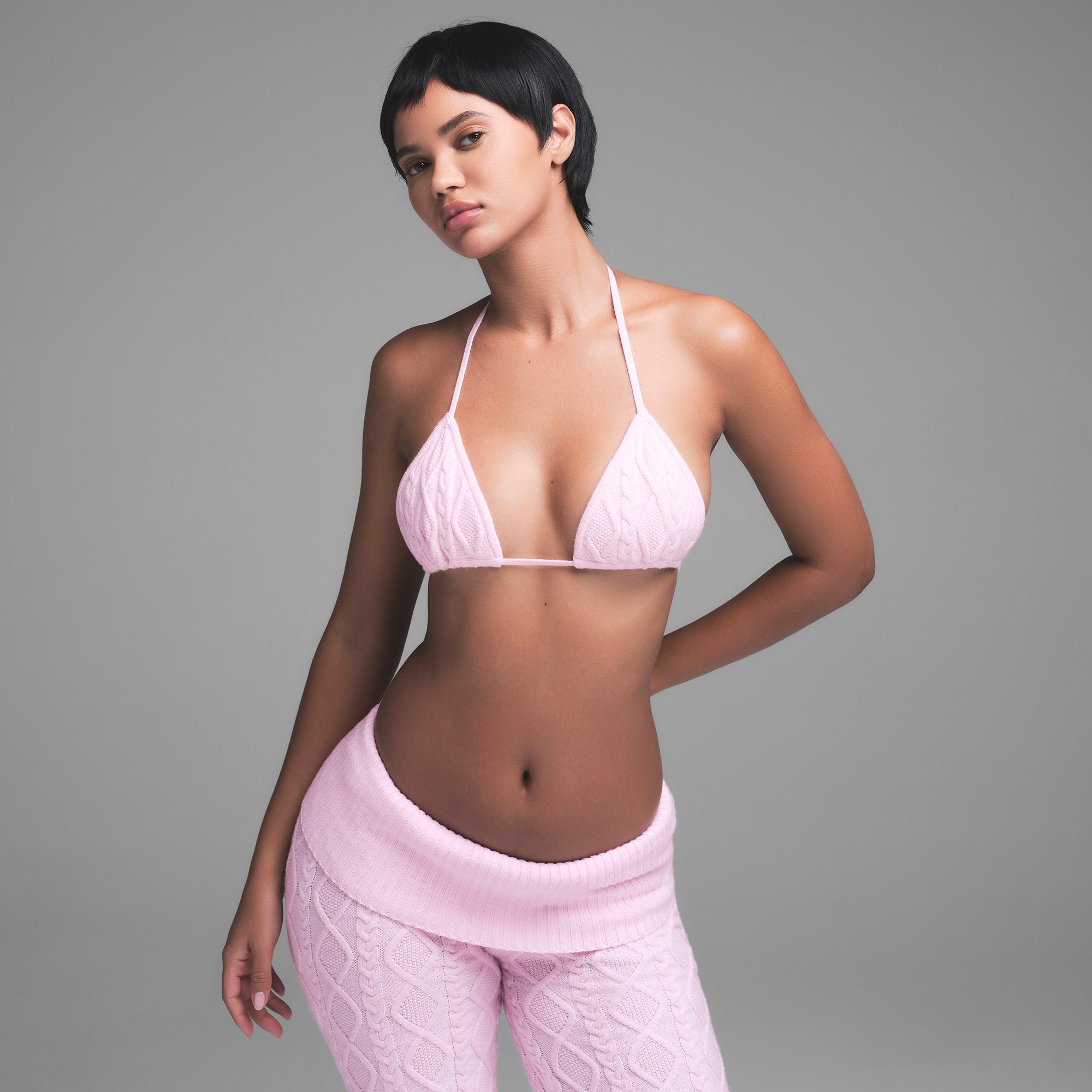 

Трикотажный свитер с треугольным бралеттом SKIMS, цвет baby pink