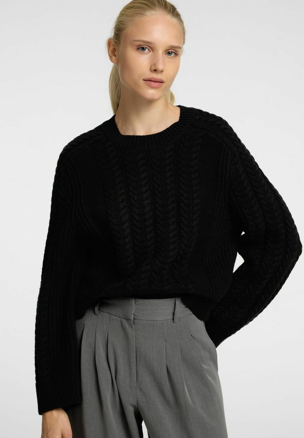 

Джемпер SLFBIRTE CABLE CROPPED ONECK Selected Femme, черный