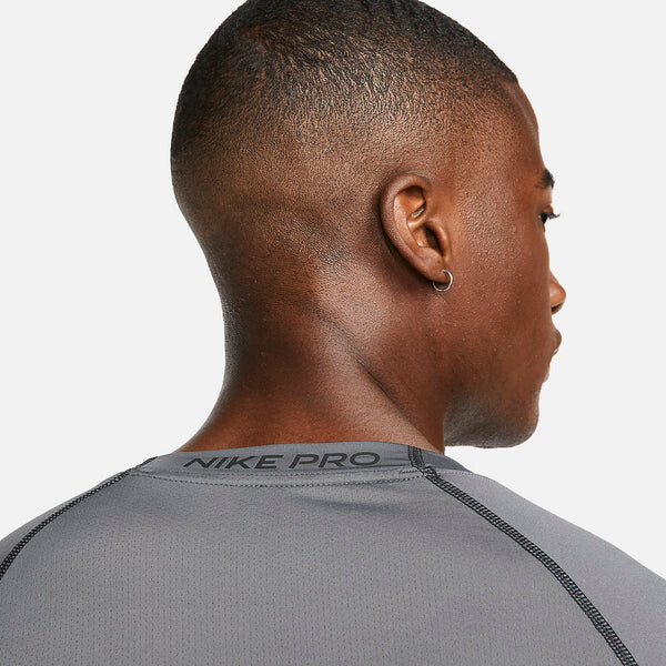 Футболка Nike Pro Dri-FIT Tight Short Sleeve Tops 'Grey', серый — фото 3