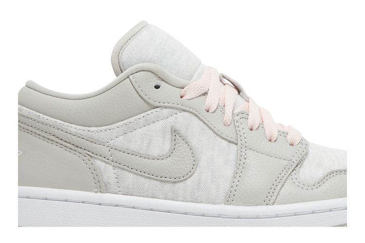 Кроссовки Air Jordan Wmns Air Jordan 1 Low SE 'Light Iron Ore', серый — фото 3