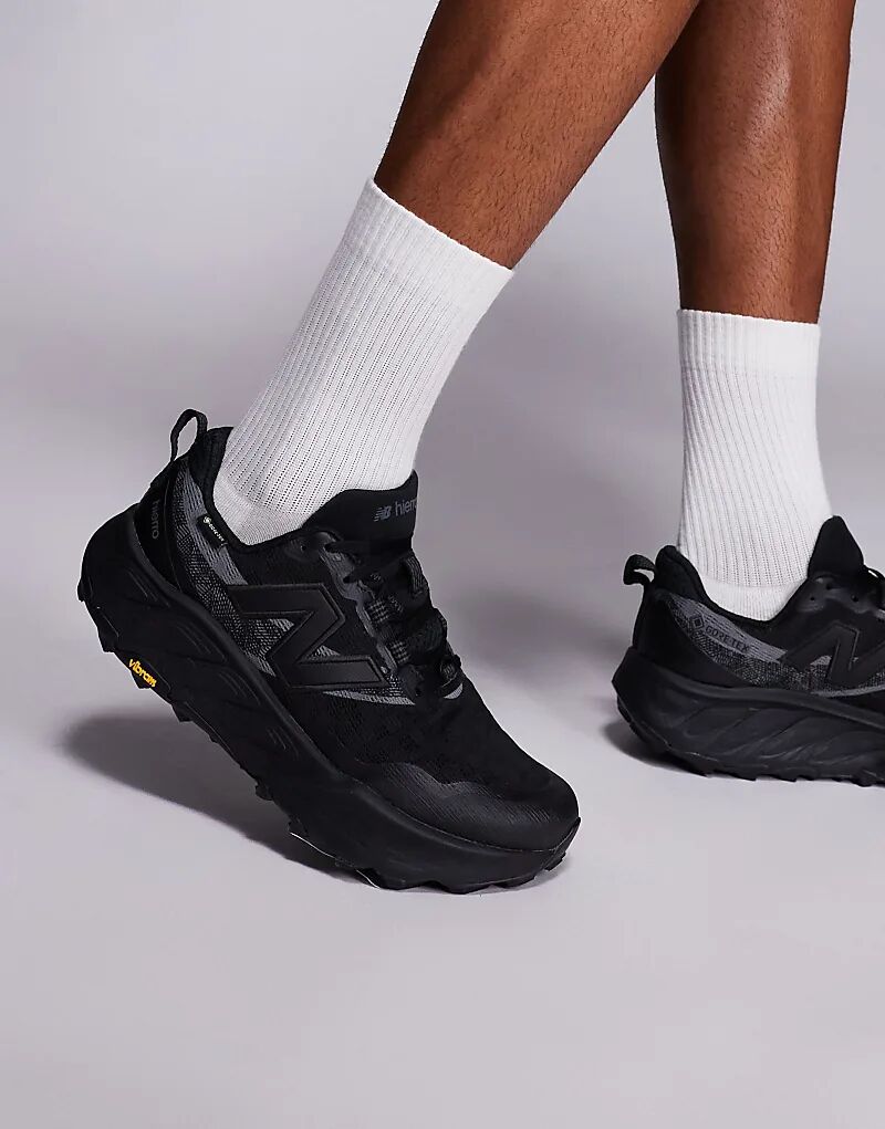 

Кроссовки для трейлраннинга New Balance FF Hierro Goretex черного цвета