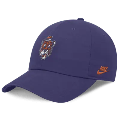 

Бейсболка Nike Clemson Tigers Legacy Club, цвет New Orchid