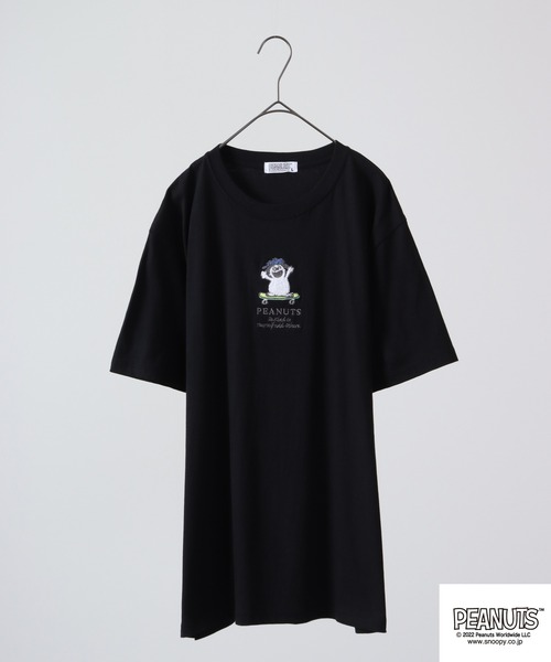 

Футболка с коротким рукавом, с вышивкой Снупи из мультфильма "Peanuts", черная